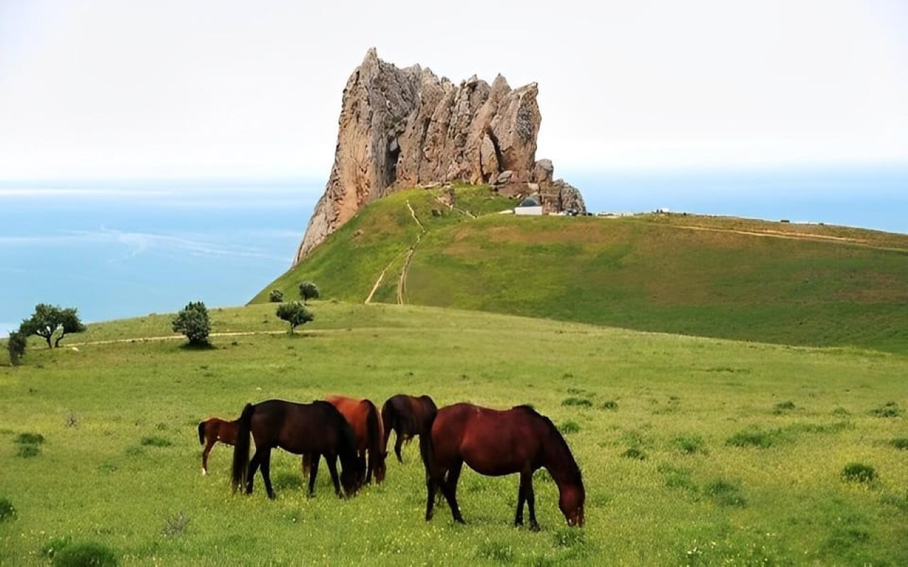 Five finger mountain. Enjoy a snack and a water break while admiring the beauty of the mountain from a distance.