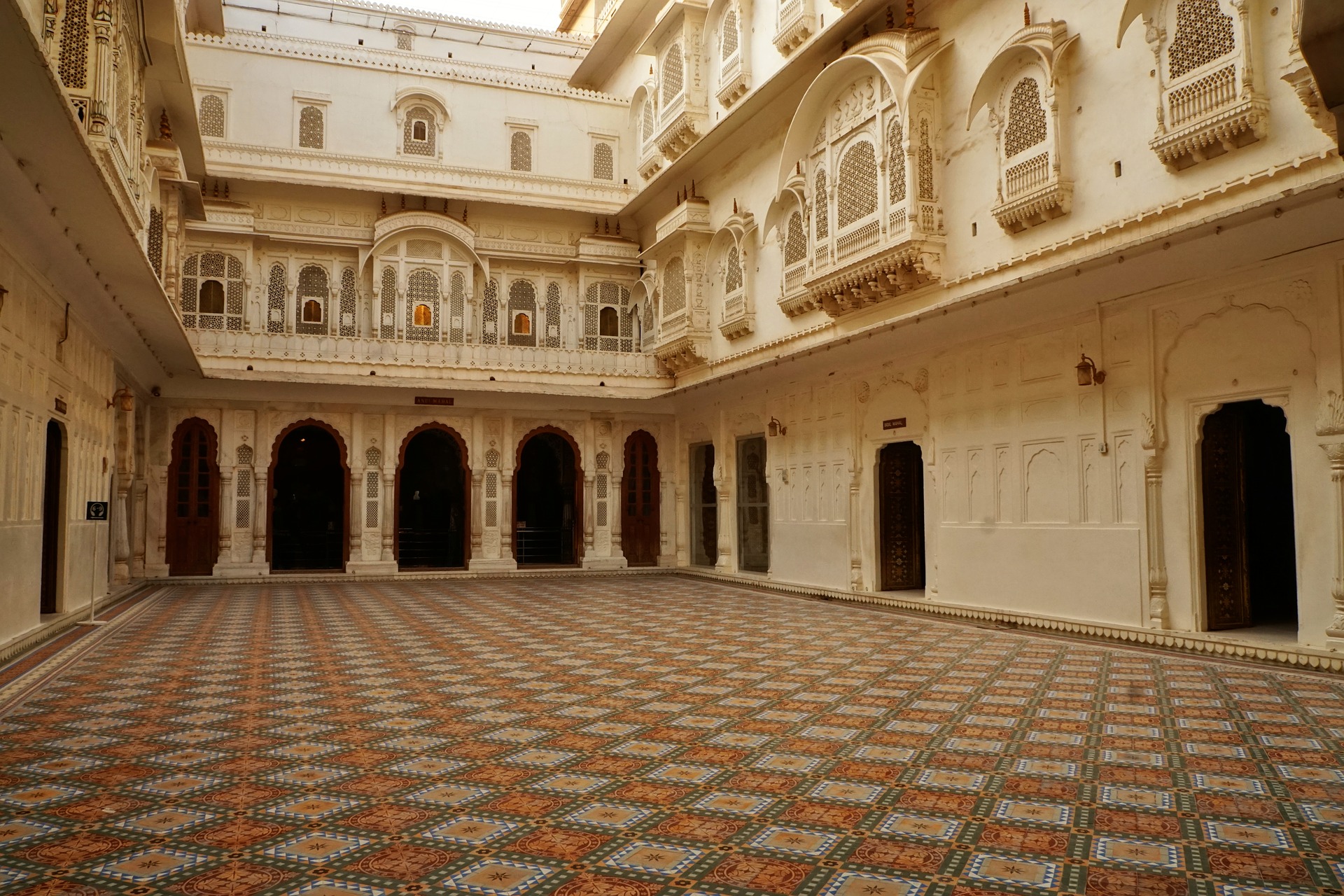 Visit Bikaner in Private Car with Local Guide Service