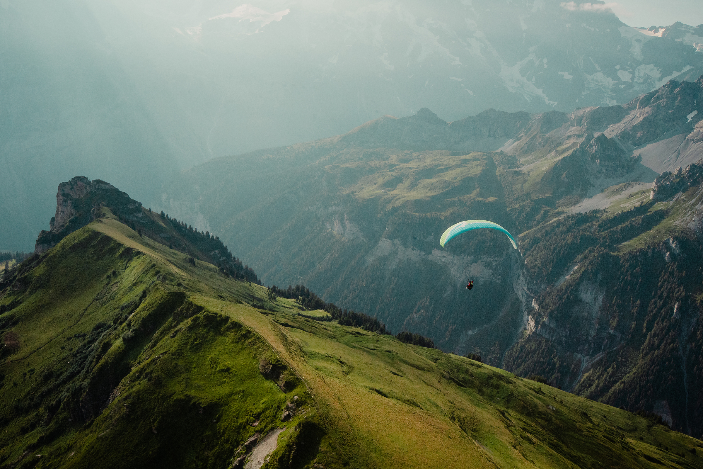 米倫 - 勞特布魯嫩雙人滑翔傘飛行 (Paragliding Tandem Flight Mürren - Lauterbrunnen)