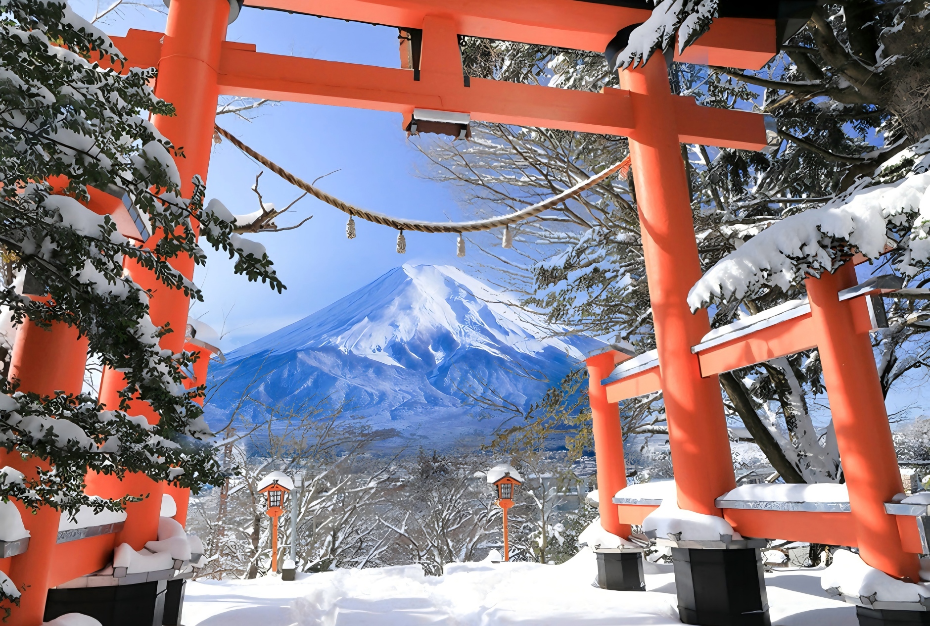 富士山與紅鳥居同框的冬日雪景~