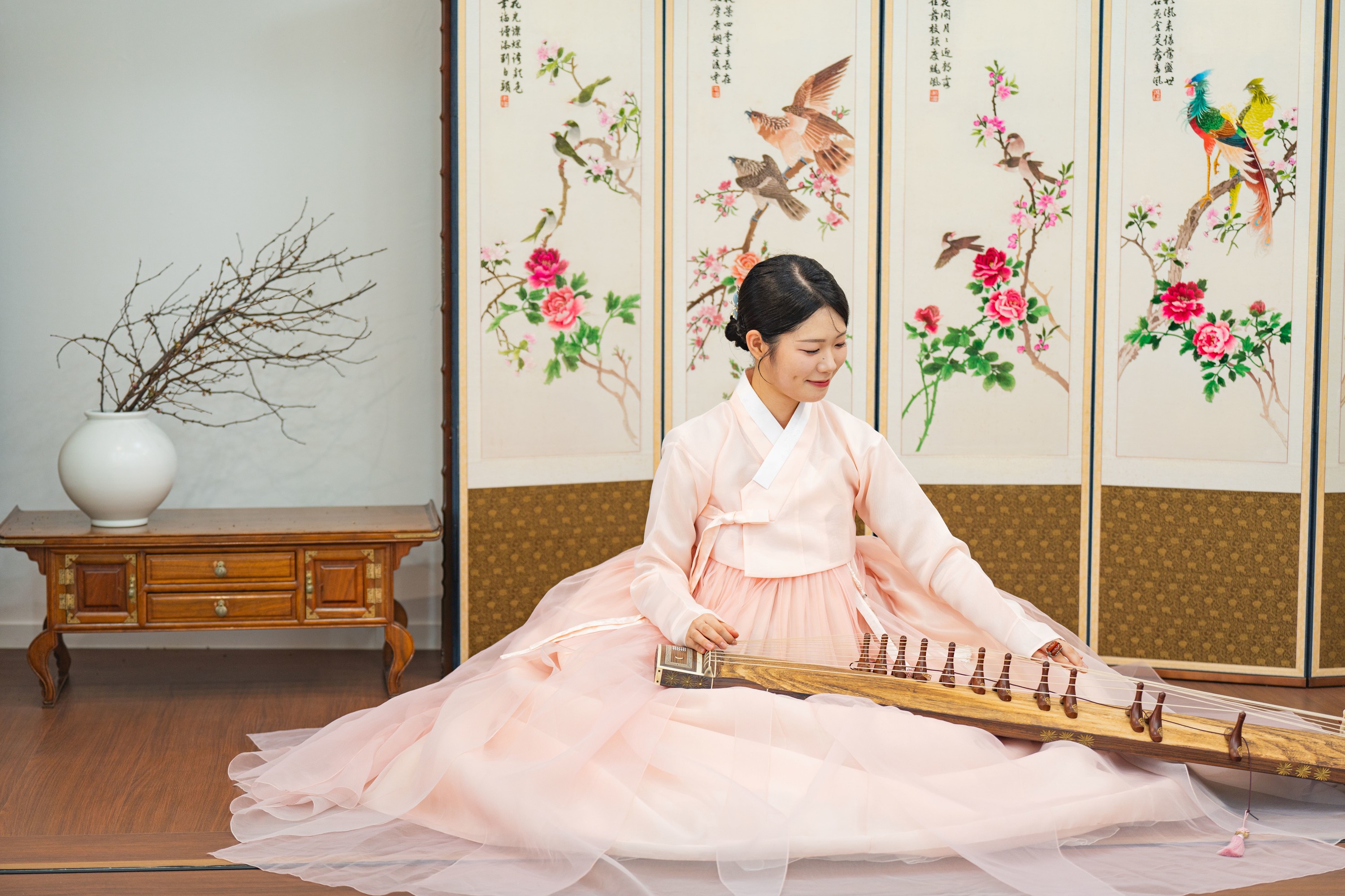 Real K-Vibes:Hanbok + Gayageum Class you'll Never Forget