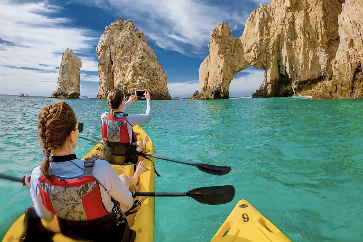 El Arco and Playa del Amor Kayak and Snorkel Tour in Cabo San Lucas