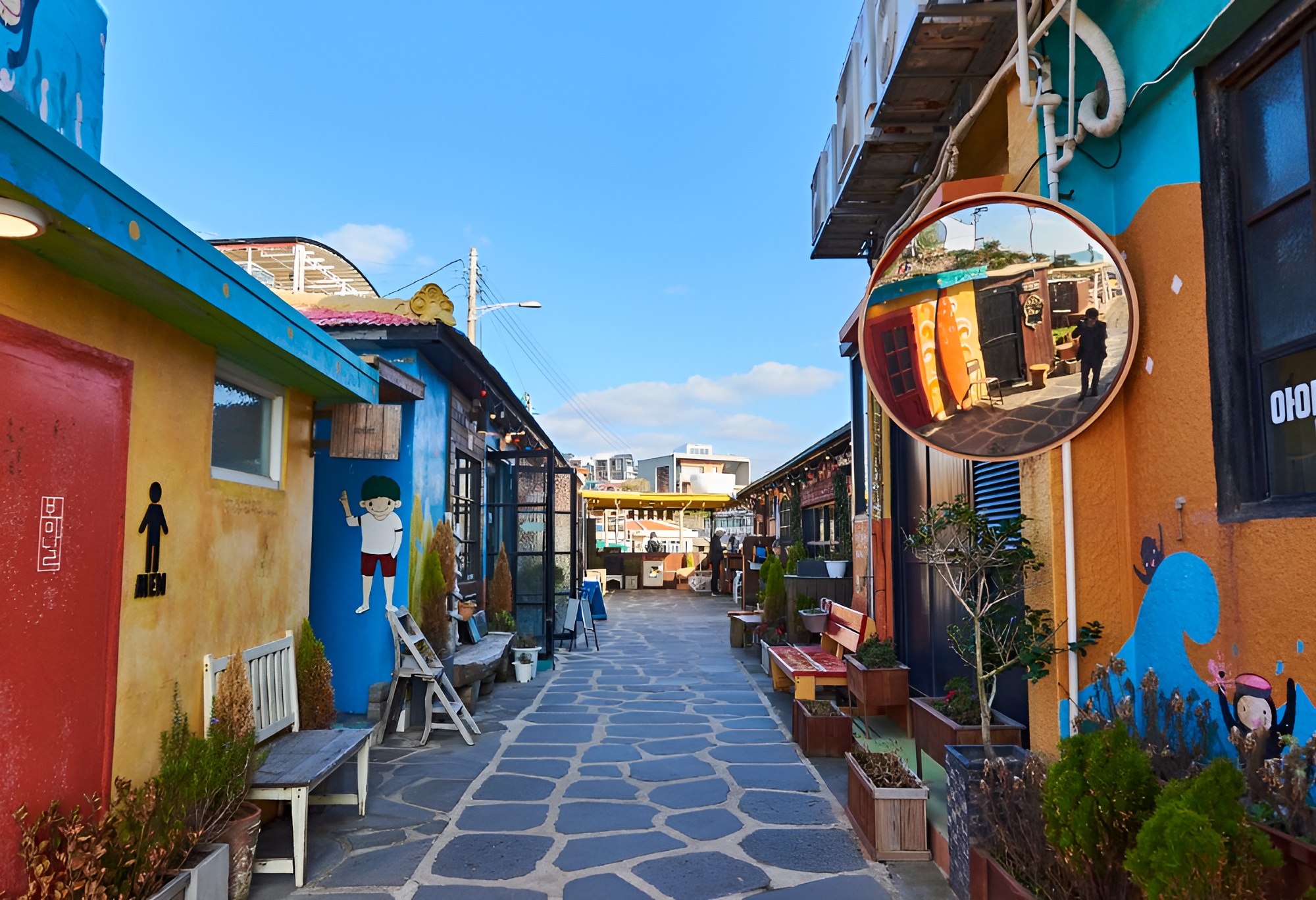 Enjoy relaxing moments by the sea with stylish cafés and open coastal scenery.