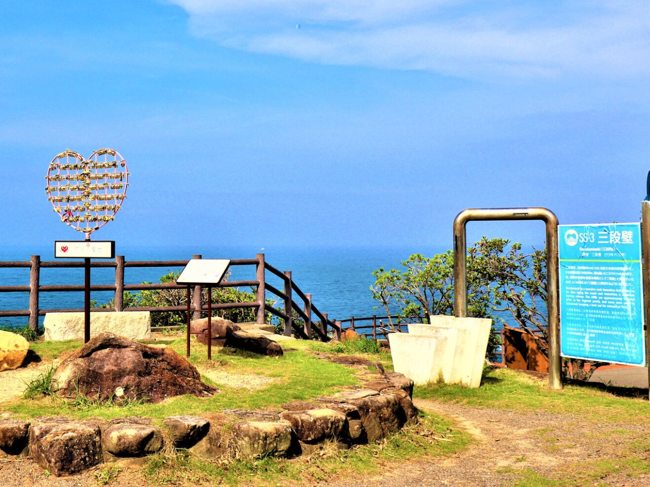 和歌山城·紀三井寺·黑潮市場·貴志站貓站長·白濱円月島·千畳敷·三段壁·白良濱·toretore市場·崎之湯二日遊｜大阪出發