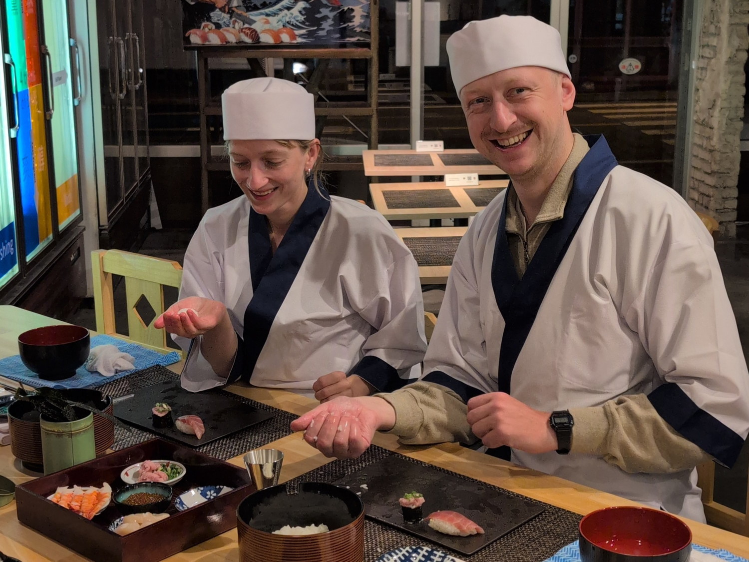 Enjoy sushi making experience near Mt. Fuji