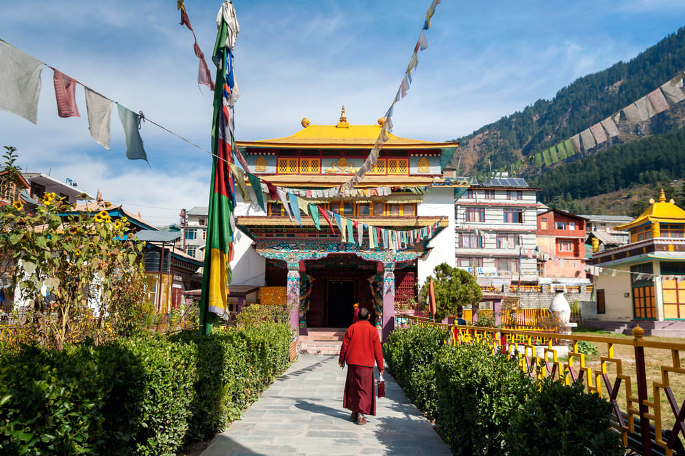 Walk and Explore Manali City: Guided Tour by Foot