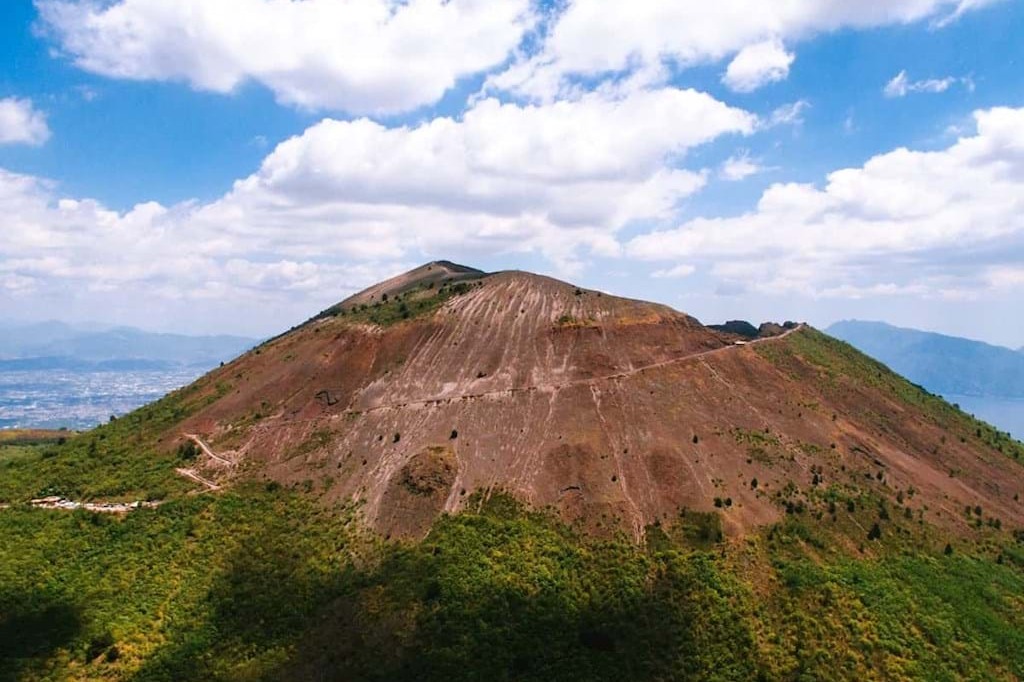 Pompeii and Mount Vesuvius Day Tour from Rome