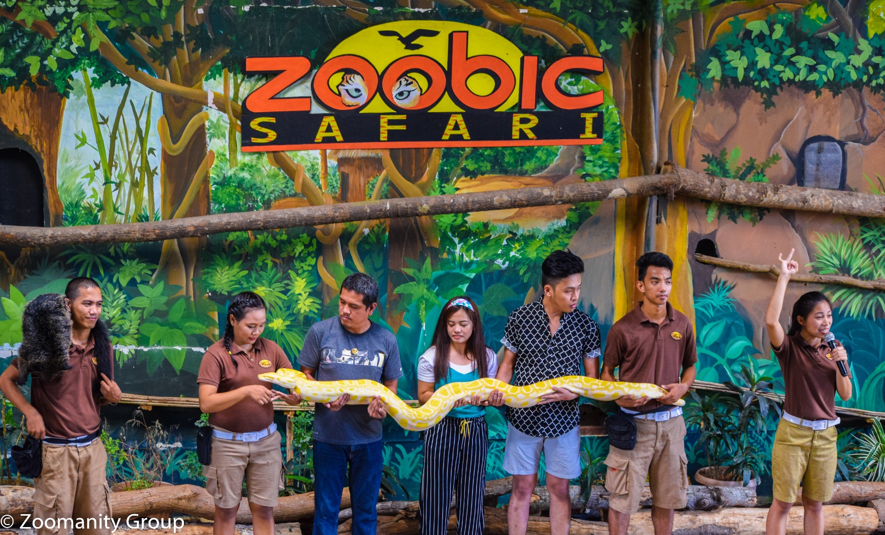 zoobic safari animal show