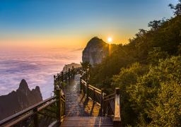 Five Days and Four Nights in Forest Park, Tianmen Mountain, Glass Bridge Grand Canyon, Furong Town, and Fenghuang Ancient City - Core Attractions