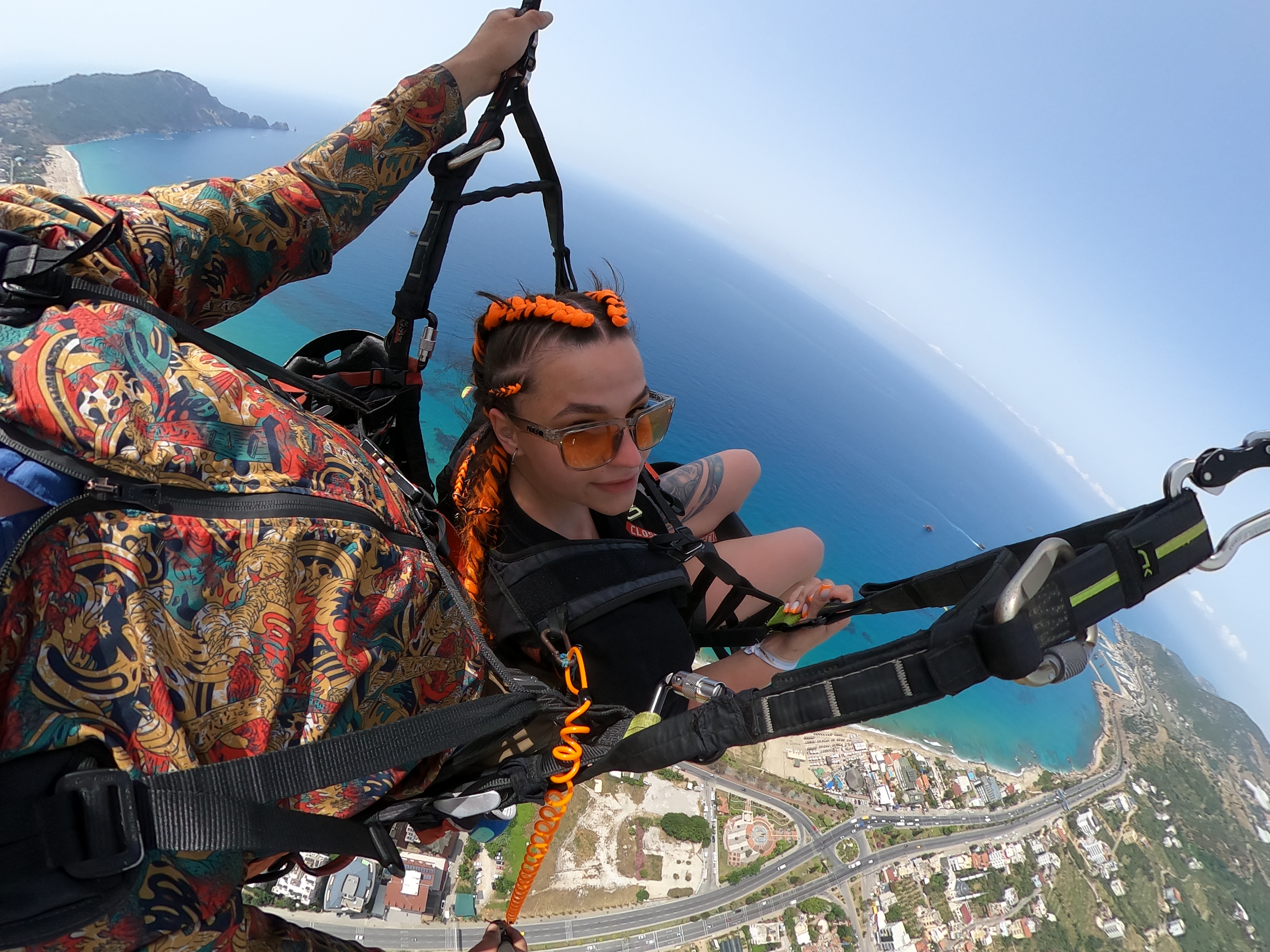 From Antalya: Alanya Paragliding Experience with Beach Visit