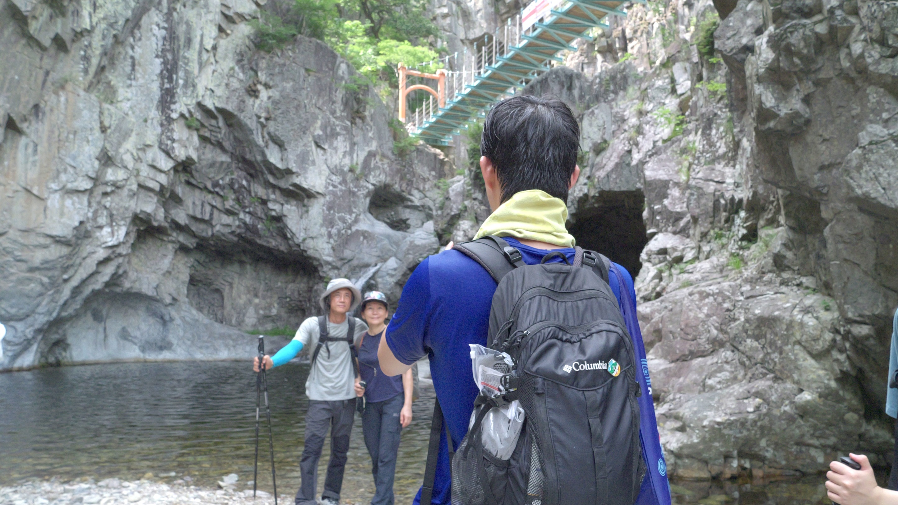 【方案D】浦項內延山徒步 + 當地啤酒釀造課程
徒步約1小時後，您將欣賞到令人驚歎的瀑布和雄偉的岩層。
我們所有的導遊都擅長用iPhone拍攝精美照片——所以您回家時會帶著