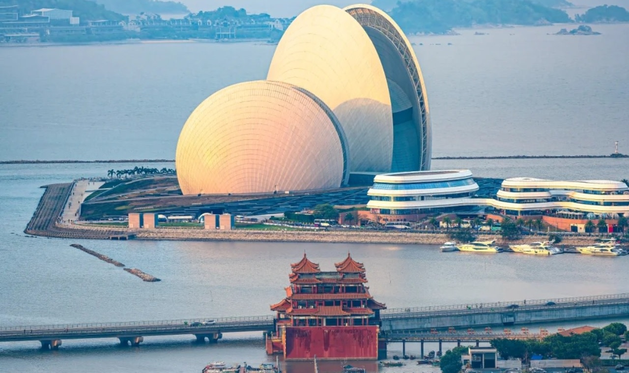 [Door-to-door pickup] Zhuhai Classic Day Tour - Sun Moon Shell + Wild Beaver Island + Zhuhai Fisher Girl