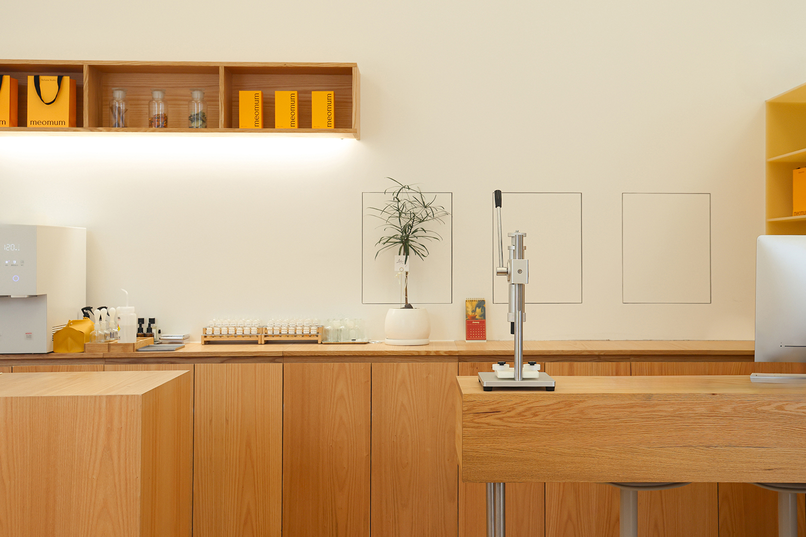 Seongsu Meomum Perfume Studio | Create Your Own Scent