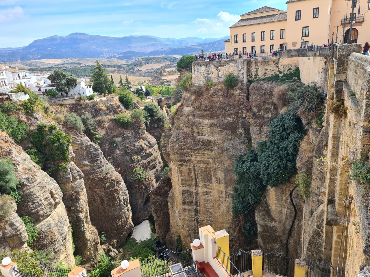 [한국어 가이드][미니벤] 세비야출발 유일한 근교 3곳 (사하라 세테닐 론다 야경) 당일 일일 투어