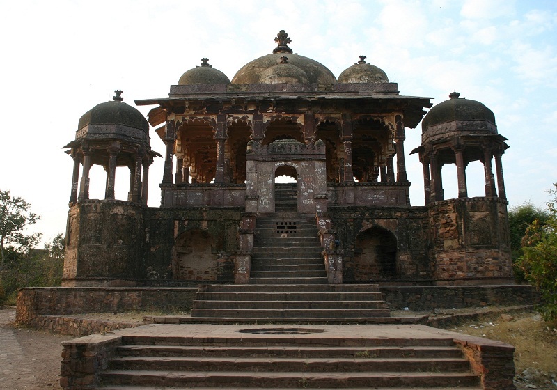 Temple ruins, Ranthambore Fort, Ranthambore National Park.
