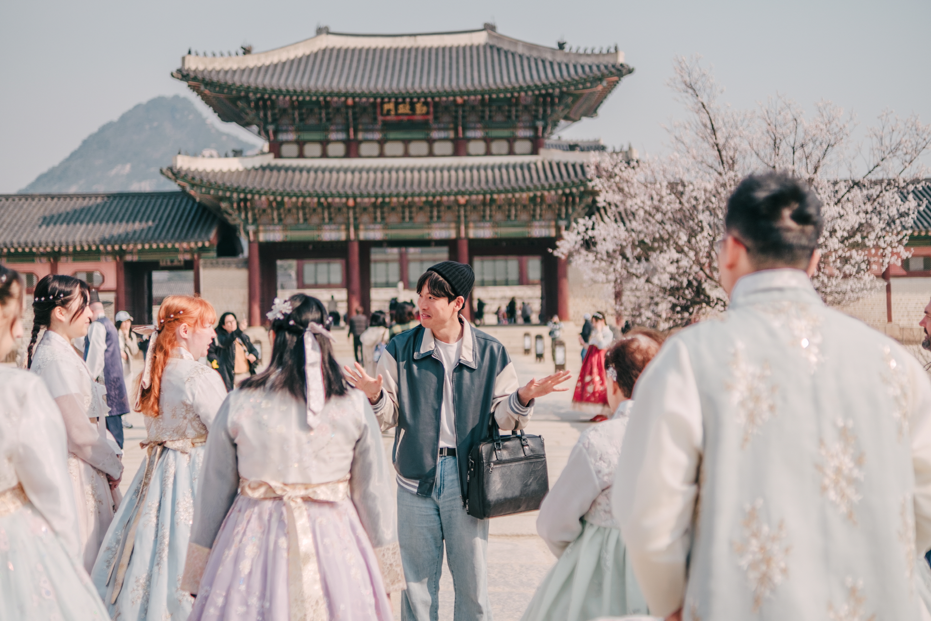 景福宮韓服體驗與歷史之旅 (Hanbok Photoshoot and History Tour at Gyeongbokgung Palace)