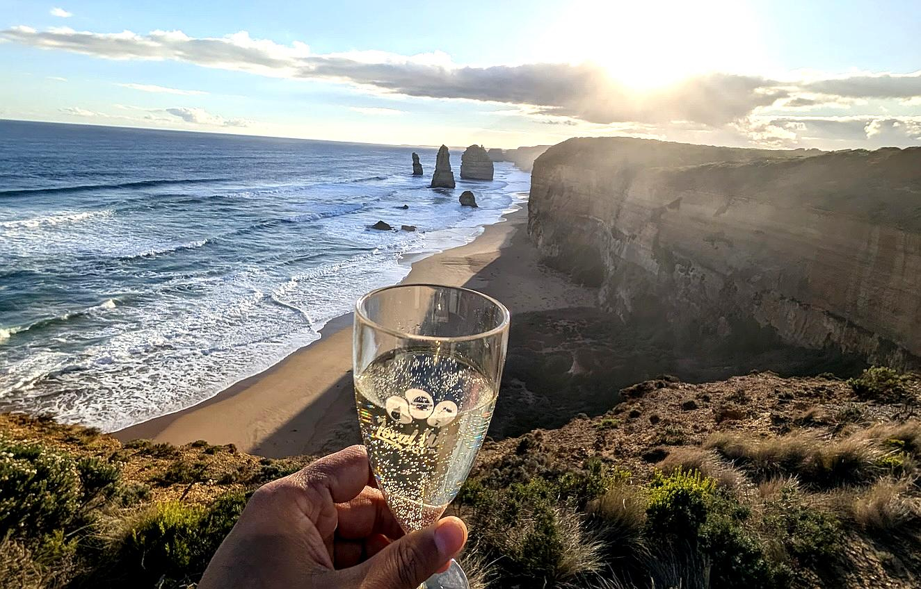 Great Ocean Road Small Group Tour with Dingos, Sparkling & Lunch