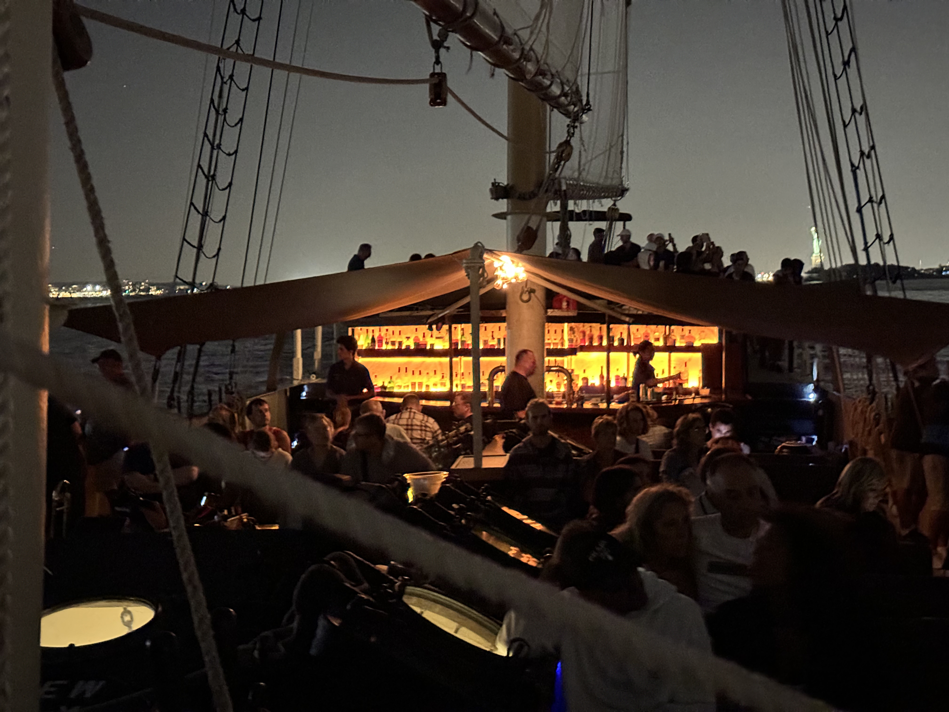 紐約 (New York) 夕陽美酒爵士樂帆船之旅