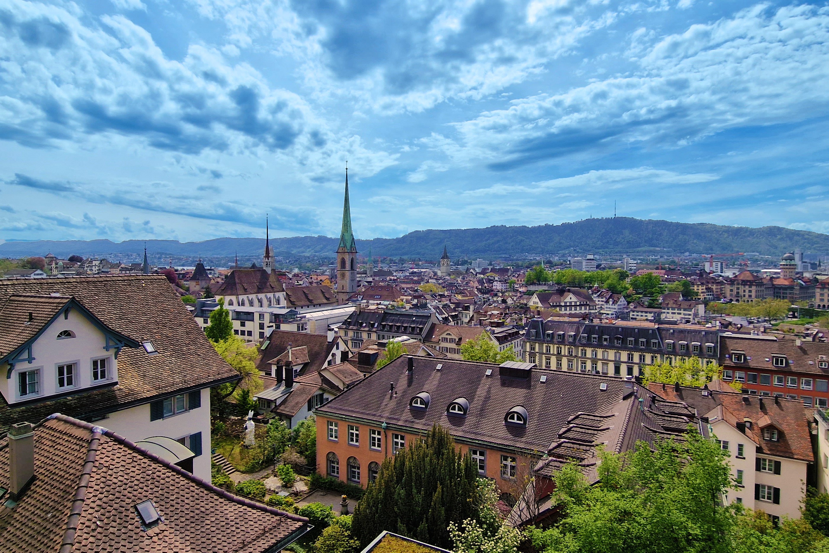 Open-Top Bus Sightseeing Tour in Zurich