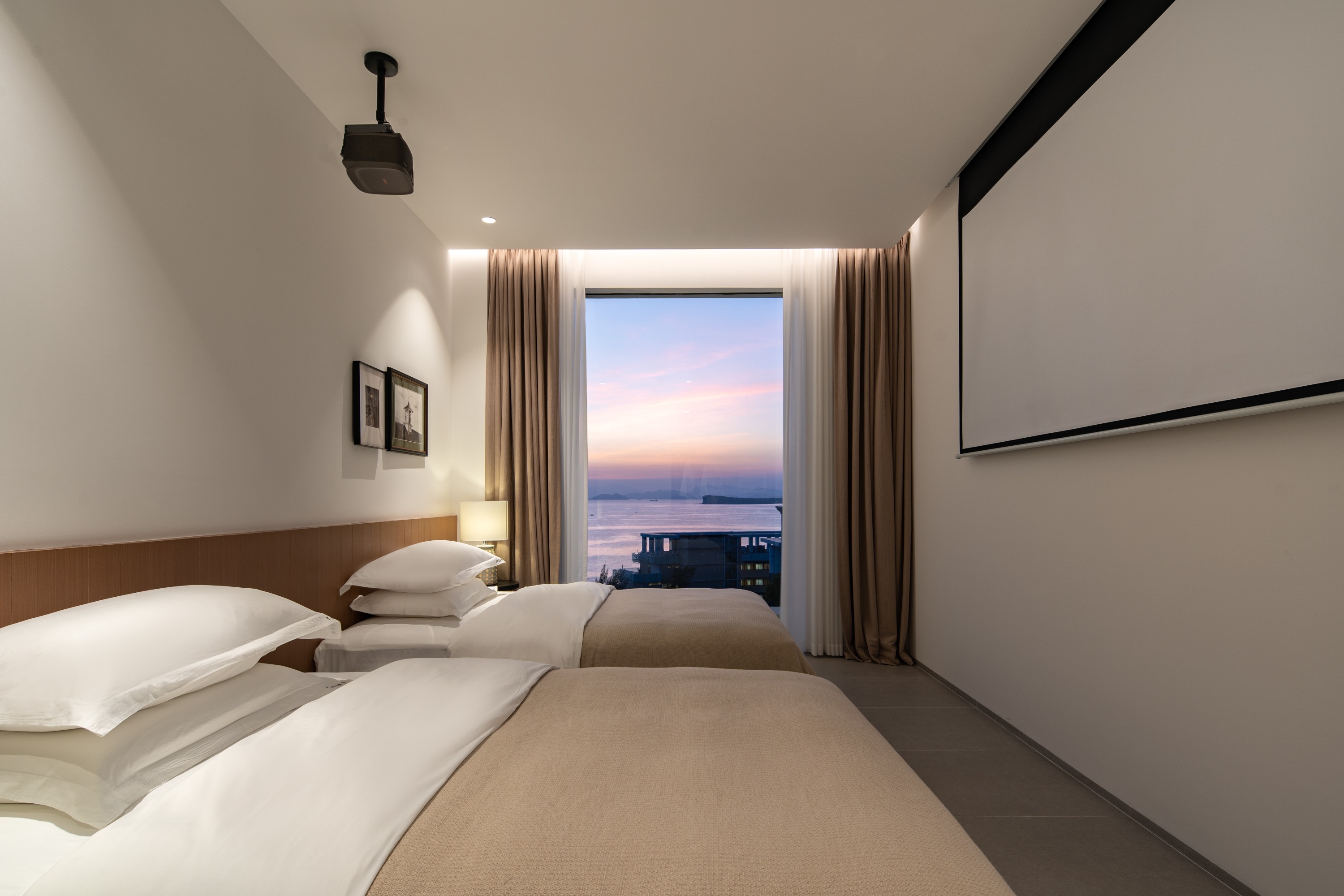Liyue Sea View Twin Room