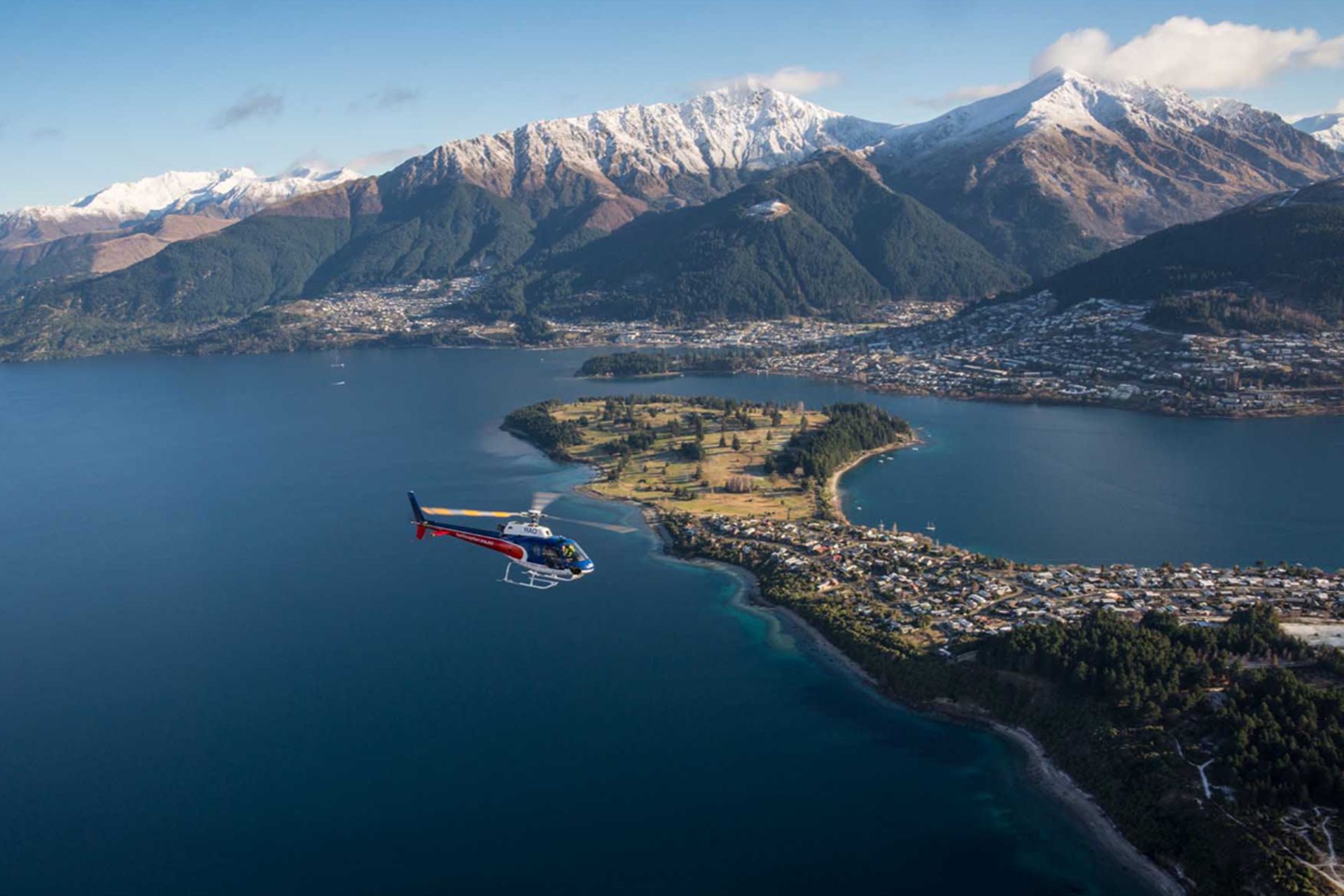 Milford Sound Tour with Boat Cruise & Lunch from Queenstown