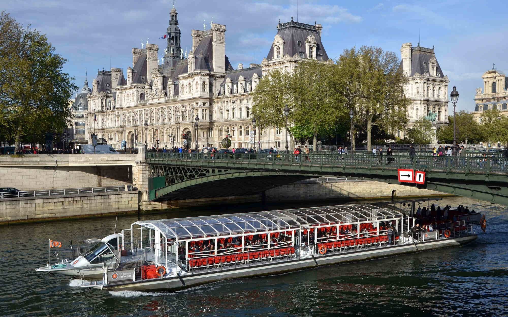 Paris: 1 Hour Seine River Cruise Skip The Line Ticket