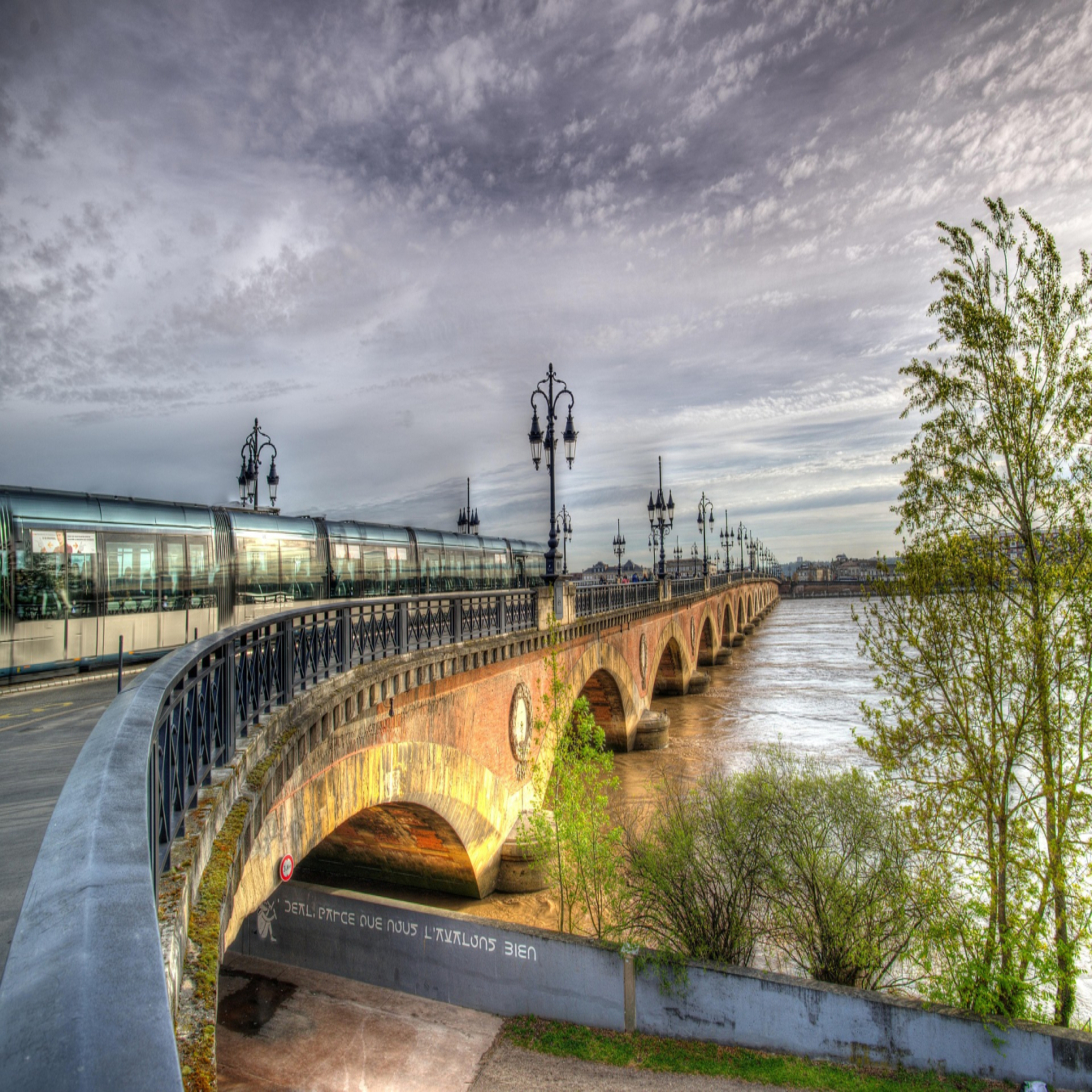 Bordeaux Old Town Half-Day Private Walking Tour
