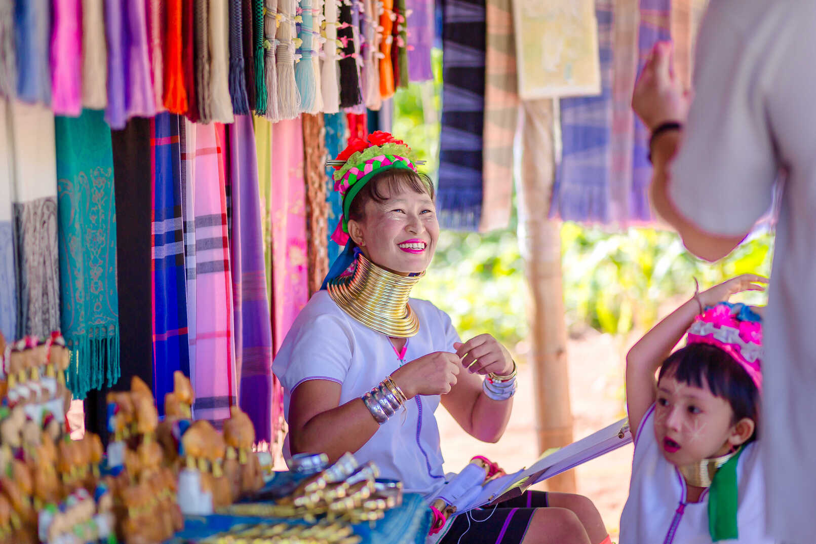 Discover White Temple, Black House & Blue Temple from Chiang Mai