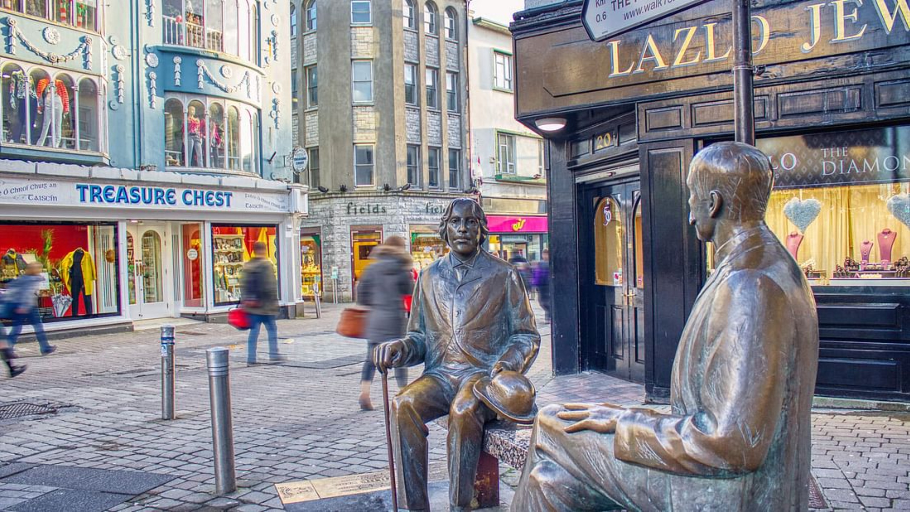 Stroll past stunning architecture and immerse yourself in a city’s timeless heritage