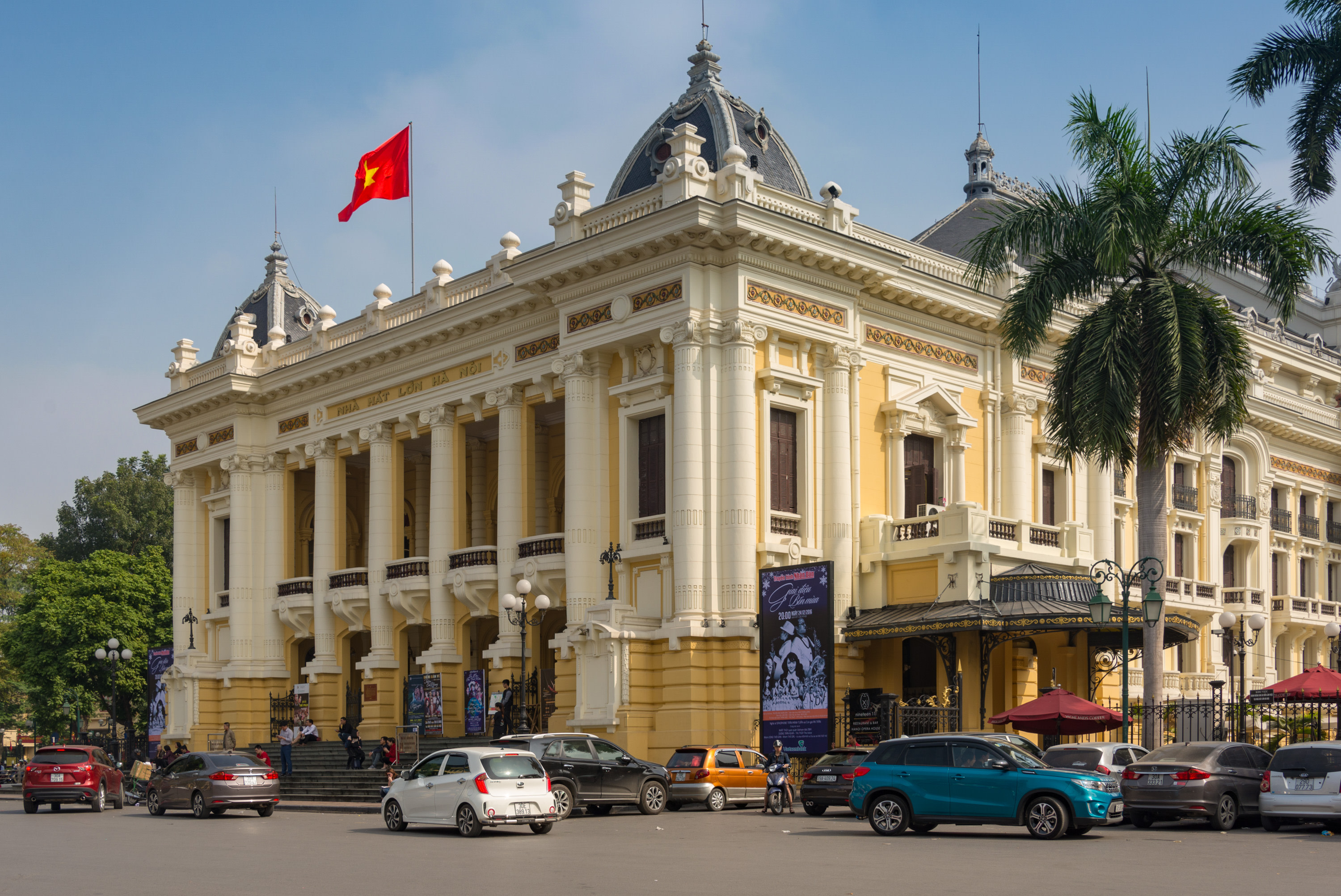 Hanoi's Authentic Cyclo Tour of History and Street Food