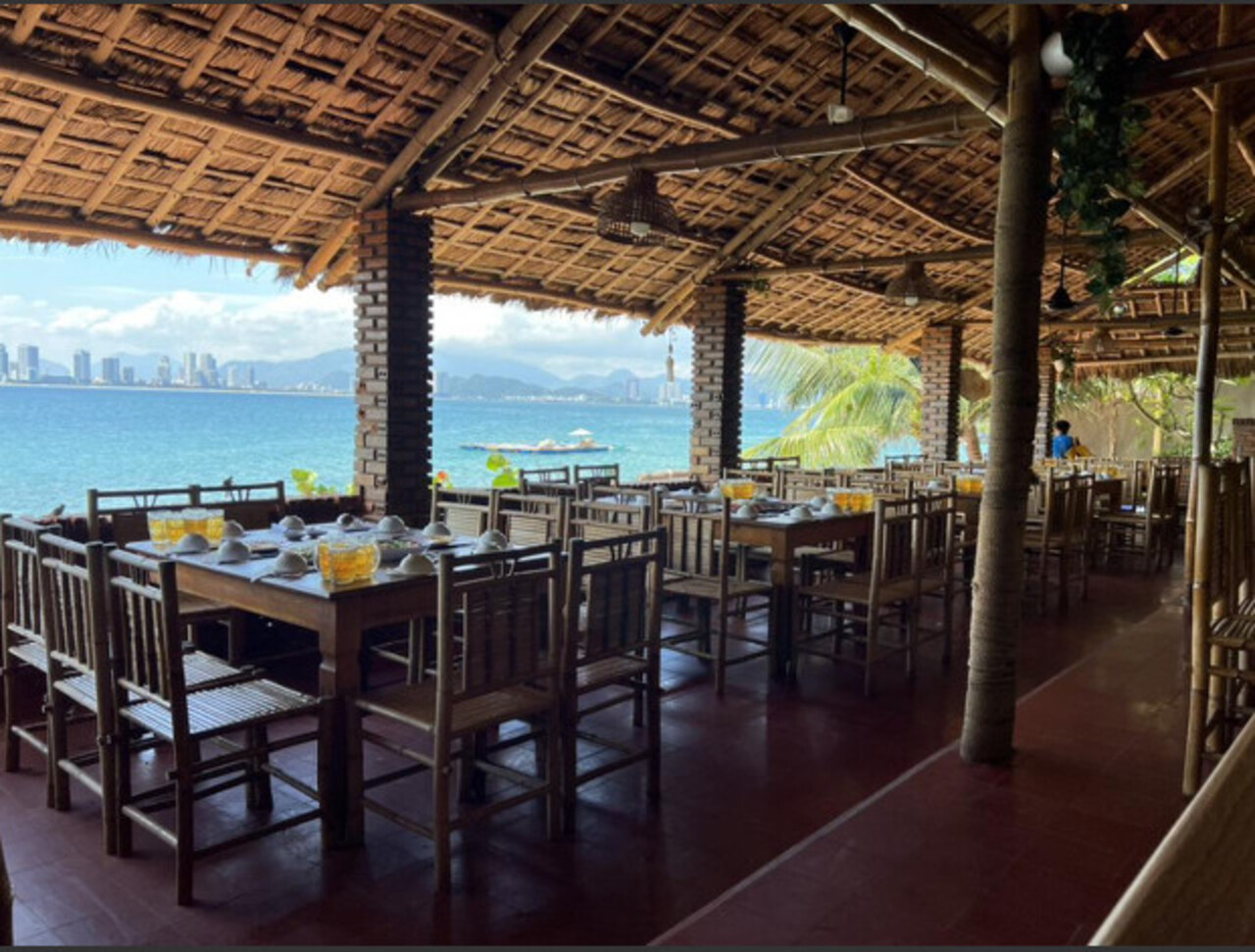 芽莊（Nha Trang）海上酒吧派對、迷你海灘和蒙島跳島遊
