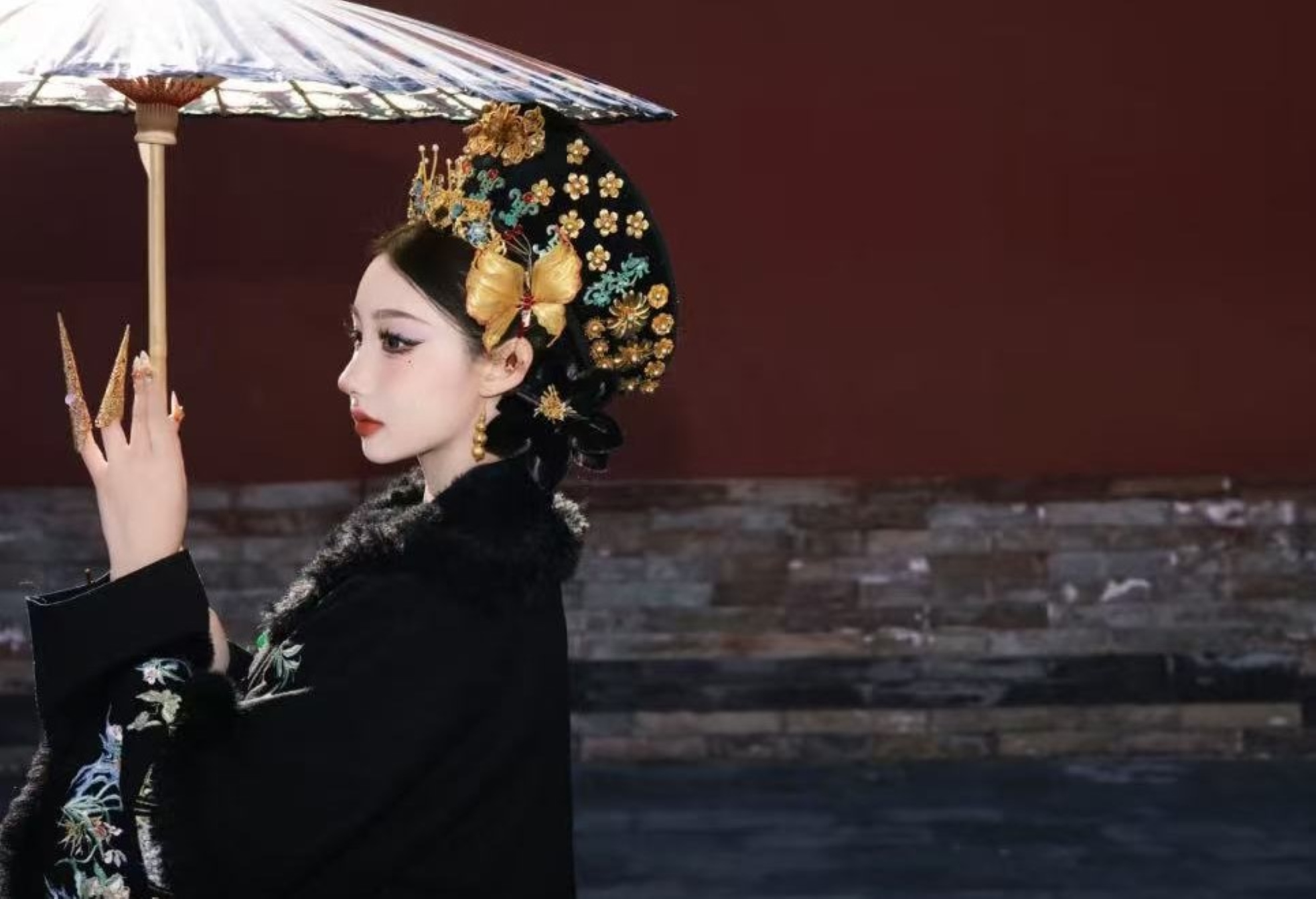 會充分尊重遊客的想法，努力滿足遊客的需求，讓遊客在拍攝過程中感到輕鬆愉快