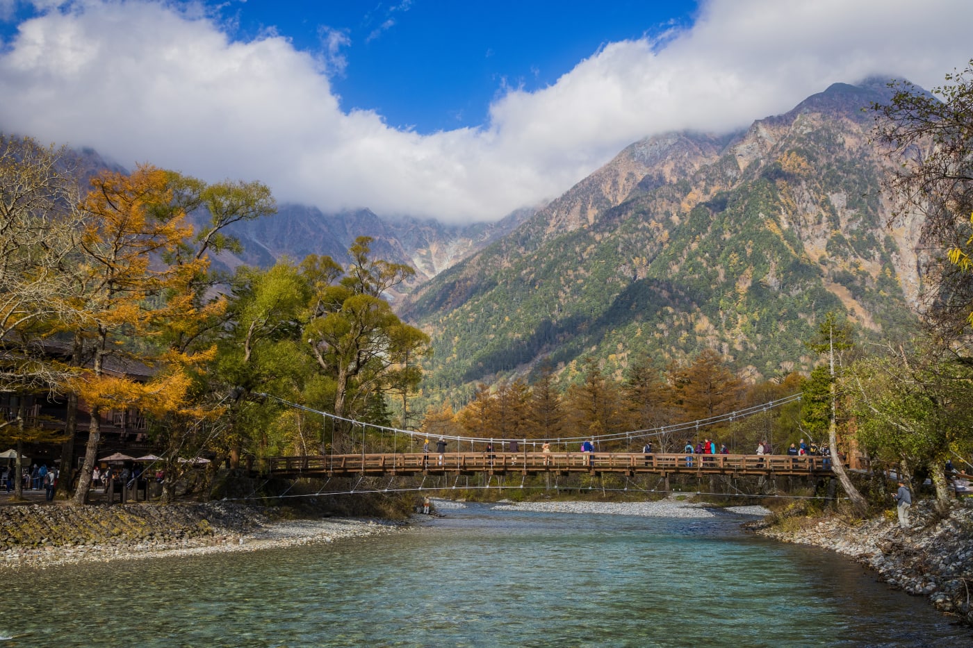 Autumn Scenery Exploration Before Mountain Closure | Kamikochi Hiking × Shirakawa-go × Hida Takayama 2-Day Tour | Departure from Nagoya | Including Resort Hotel