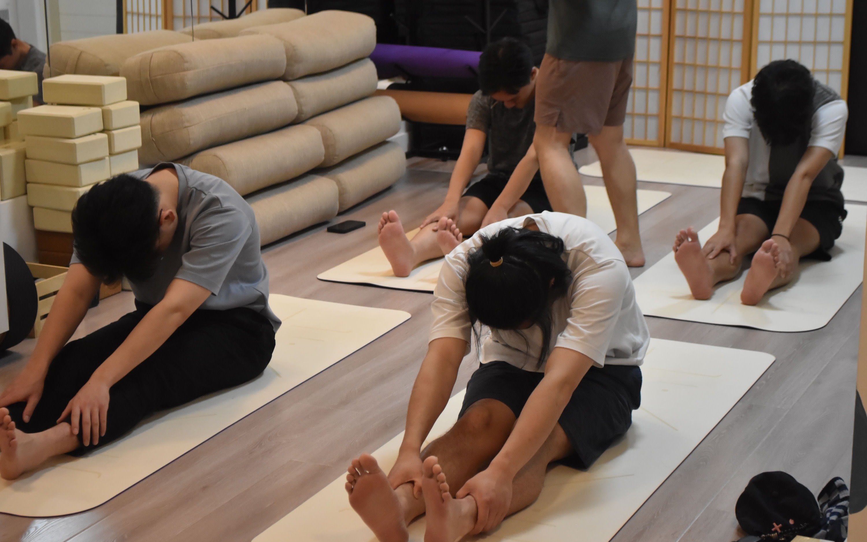 Play for Good - Paws and Poses