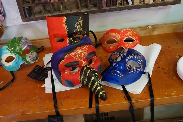 Mask Decoration Class in Venice