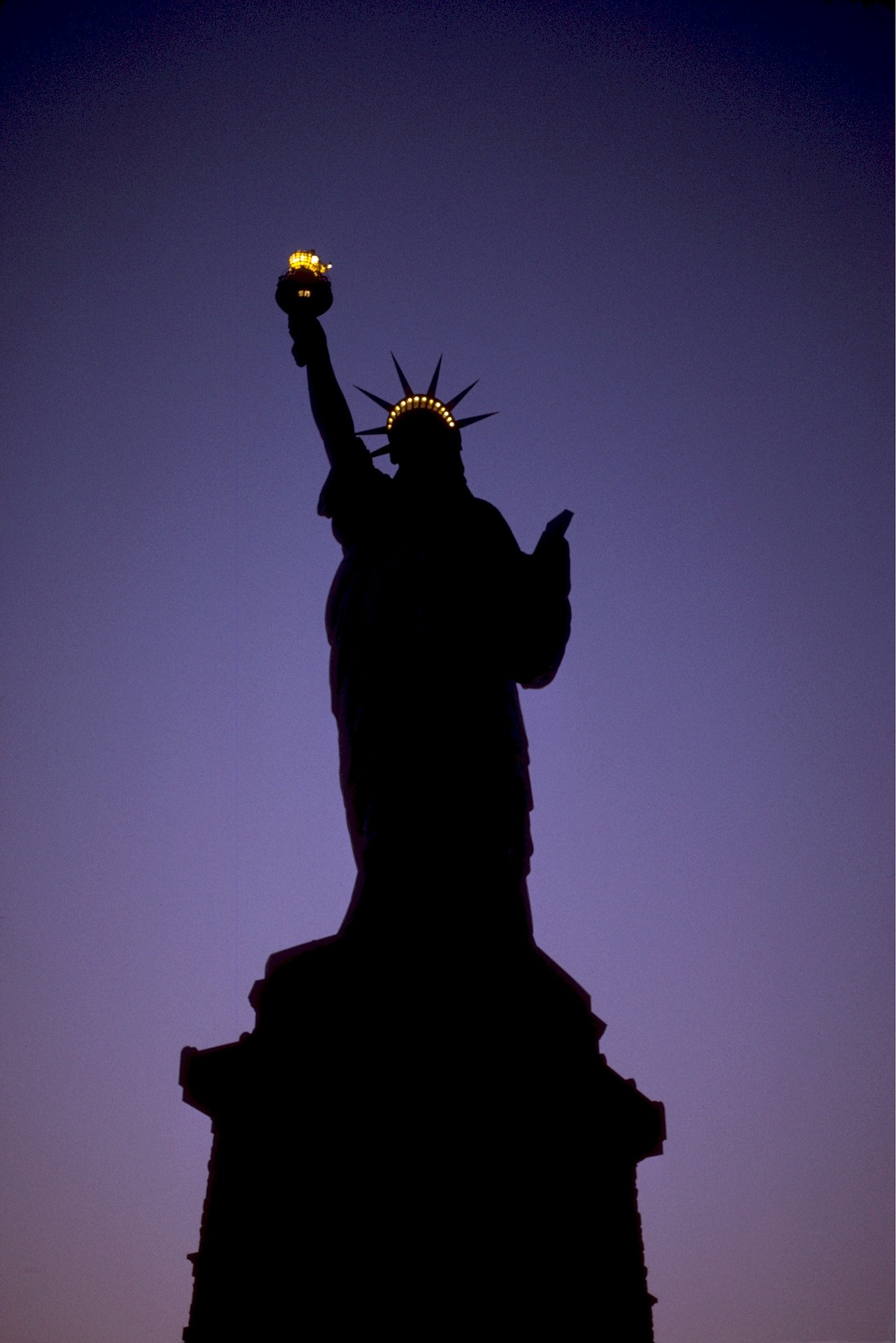 NYC Skyline: Harbor Lights Night Sightseeing Cruise 