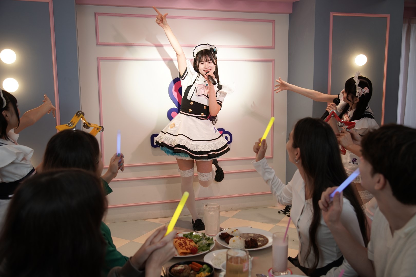 在易遊網購物時還可以添加女僕舞臺表演選項🎵
*包含在完美的課程計劃中。
*體驗當天可追加訂單。