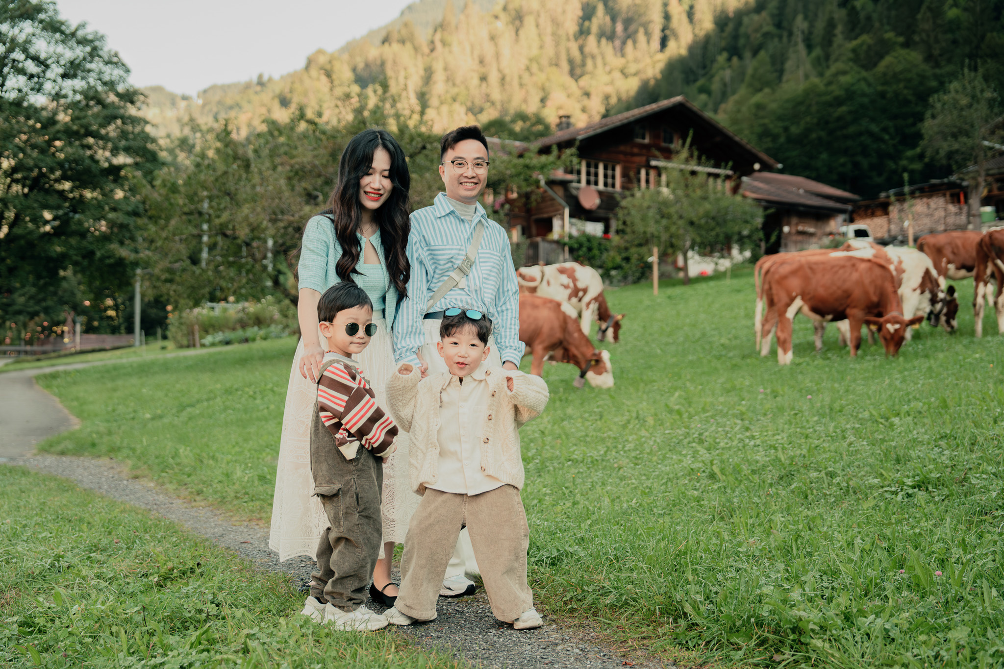 Private Photoshoot Tour: Lauterbrunnen & Wengen at the best spots