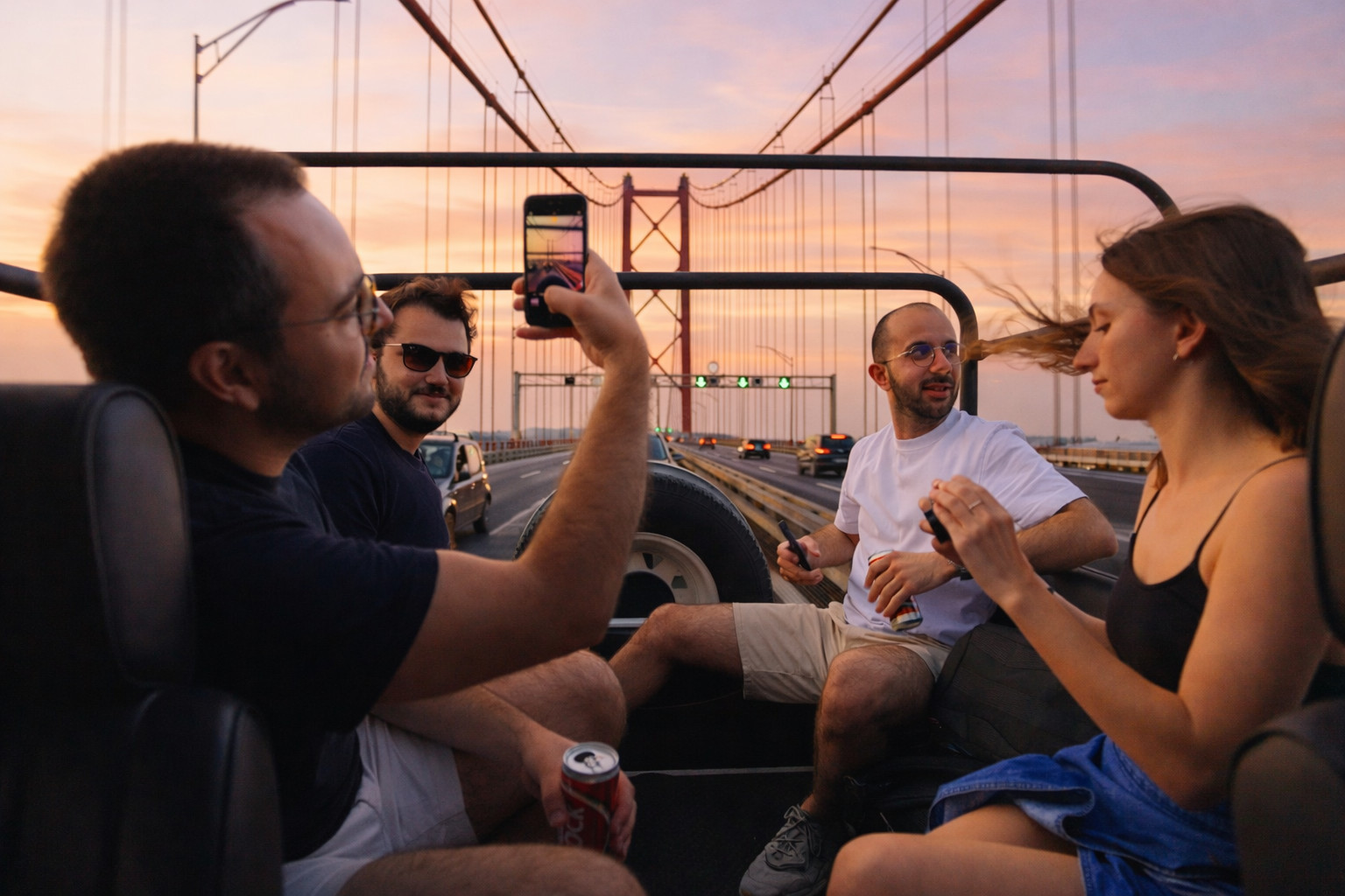 LISBON PRIVATE SUNSET to NIGHT TOUR in vintage jeep with FOOD&DRINKS