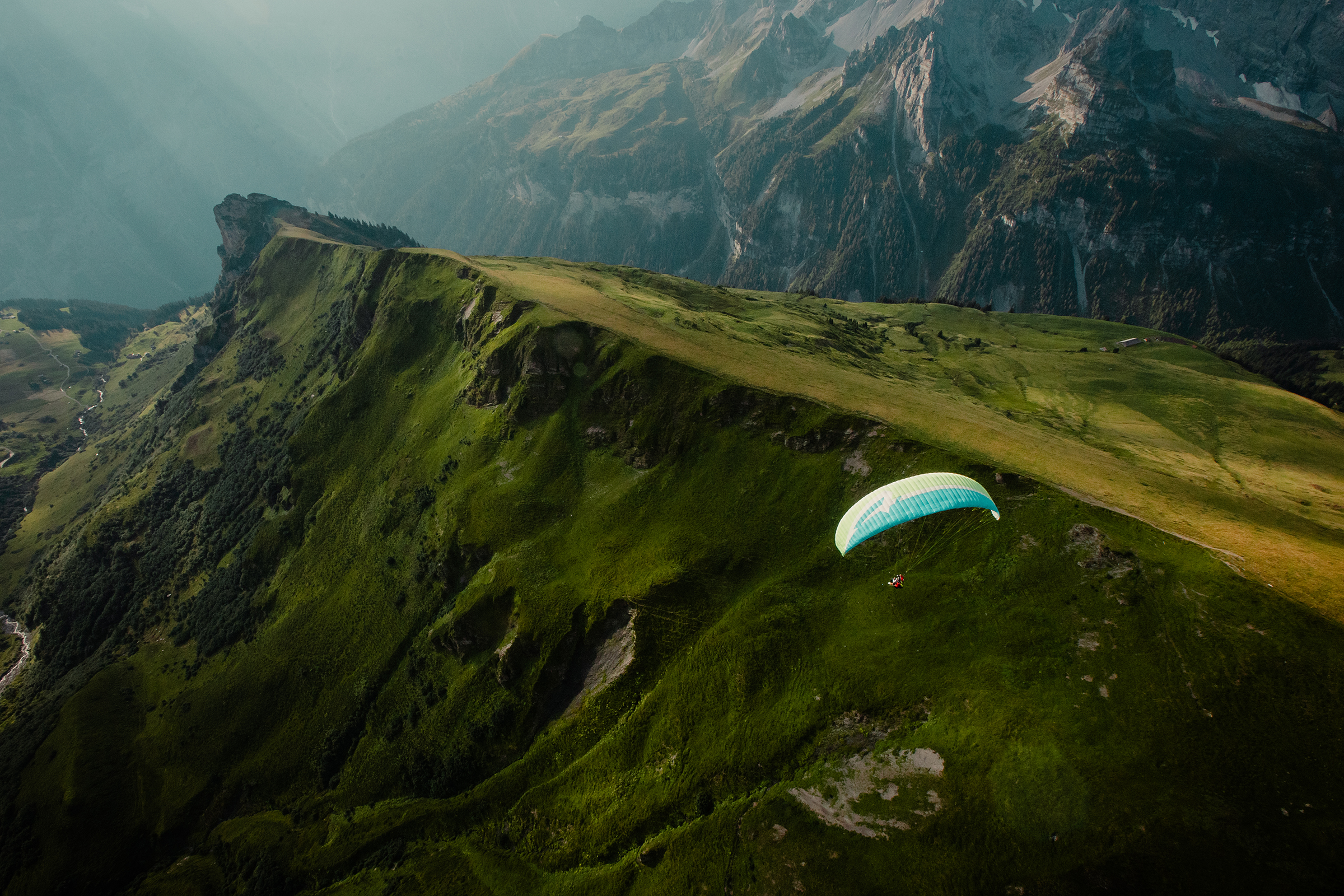 米倫 - 勞特布魯嫩雙人滑翔傘飛行 (Paragliding Tandem Flight Mürren - Lauterbrunnen)