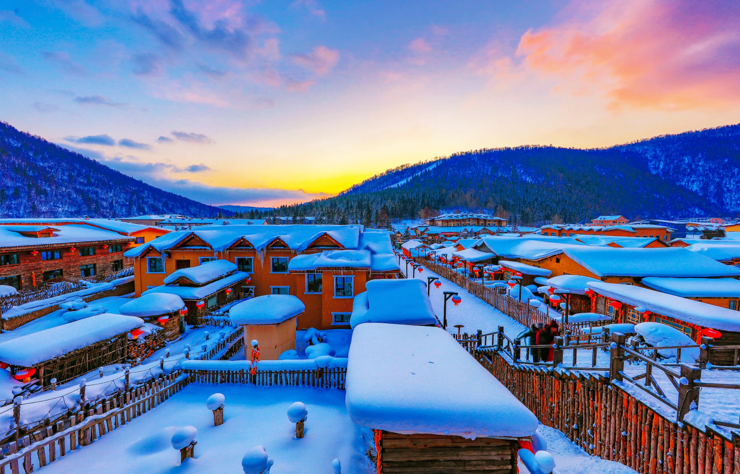 Snow Town & Yabuli Ski Resort One-Day Tour