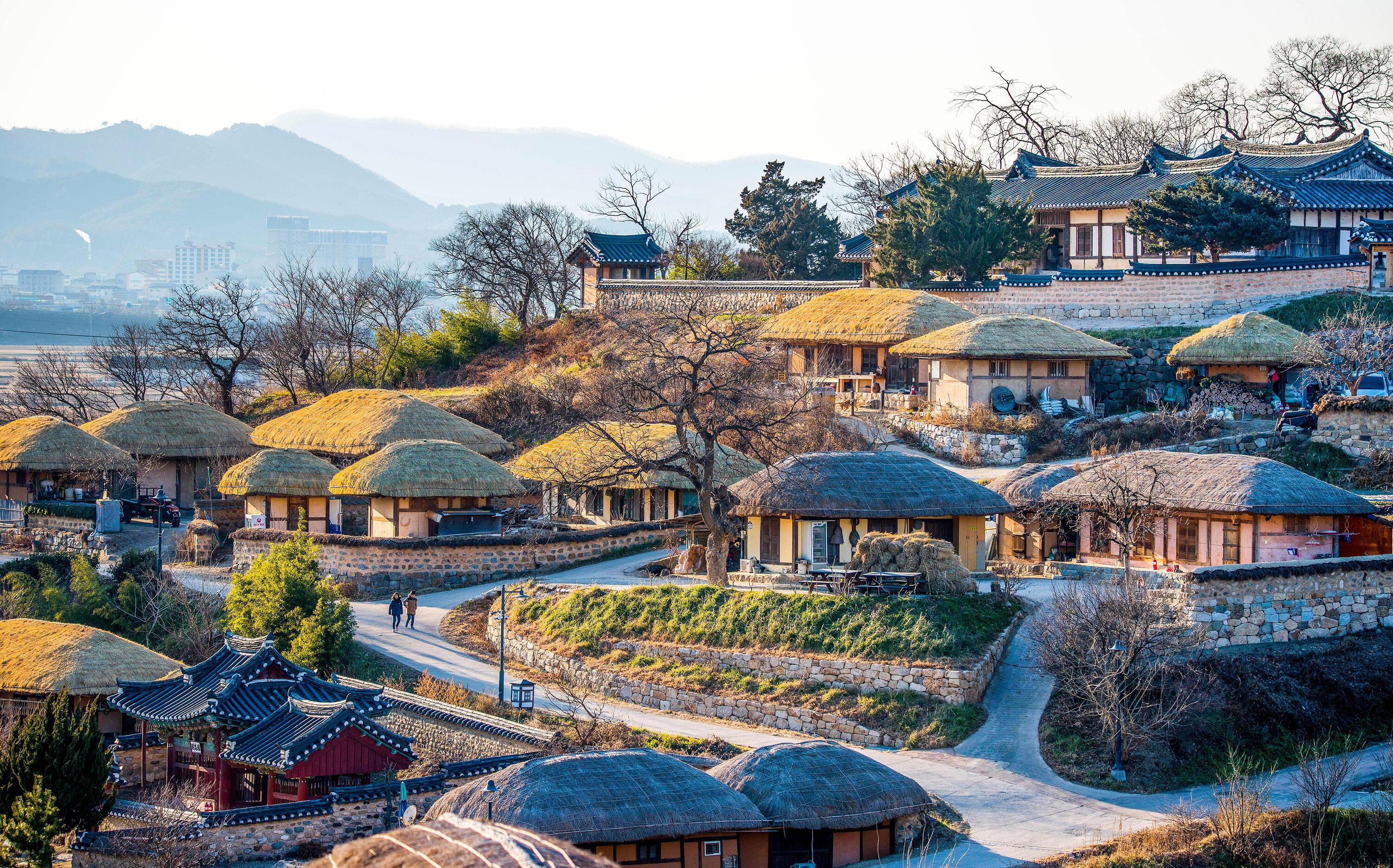 良洞民俗村是韓國最大的傳統村落，也是聯合國教科文組織世界遺產，提供最道地的傳統氛圍。