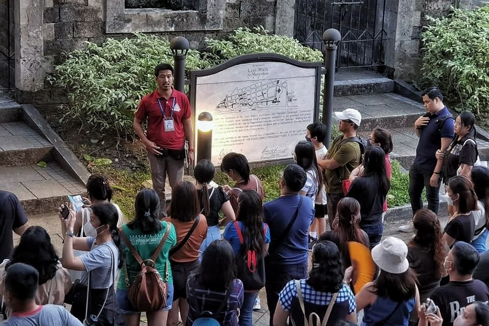 Intramuros Night Walking Tour in Manila