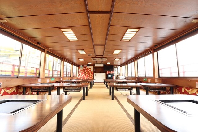 Tokyo Bay Sightseeing Houseboat Experience with Japanese Cuisine
