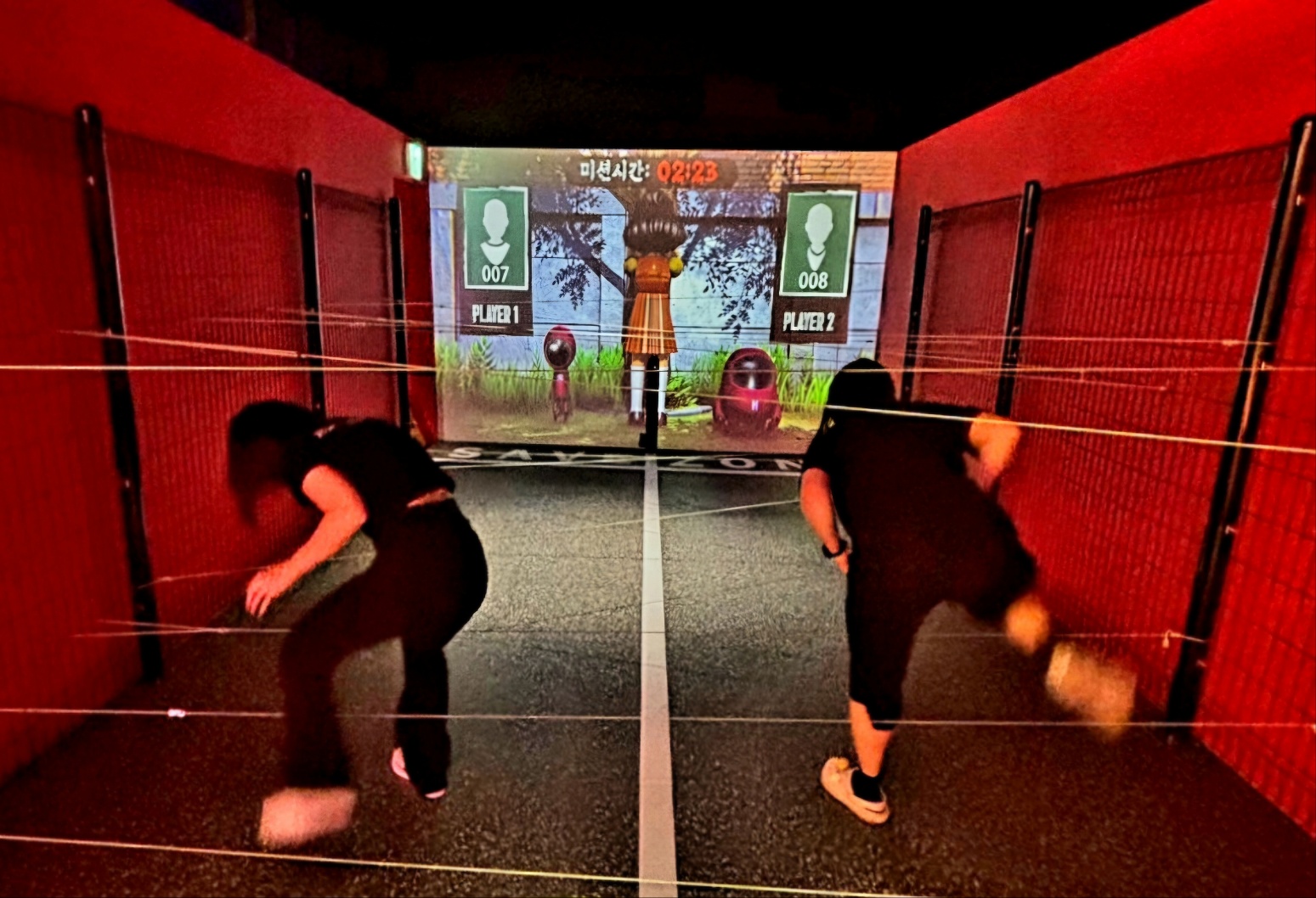 Move, Jump, Survive: 18-Minute XR Game Challenge in Seongsu, Seoul