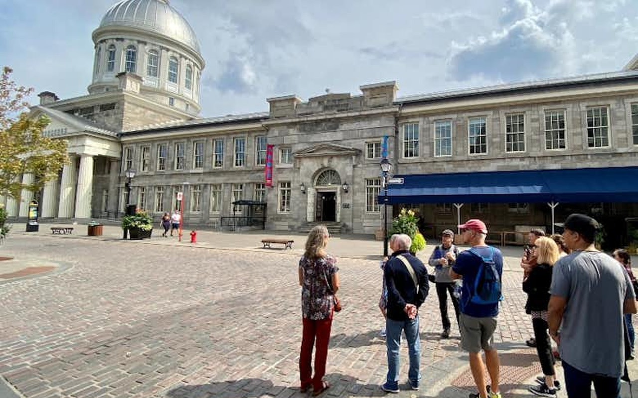 參加這趟充滿樂趣的徒步導覽，聆聽城市豐富的歷史故事，保證讓您收穫滿滿、樂在其中！
