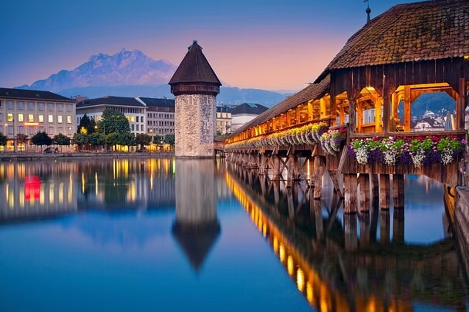 Scavenger Hunt and Walking Trip in Lucerne