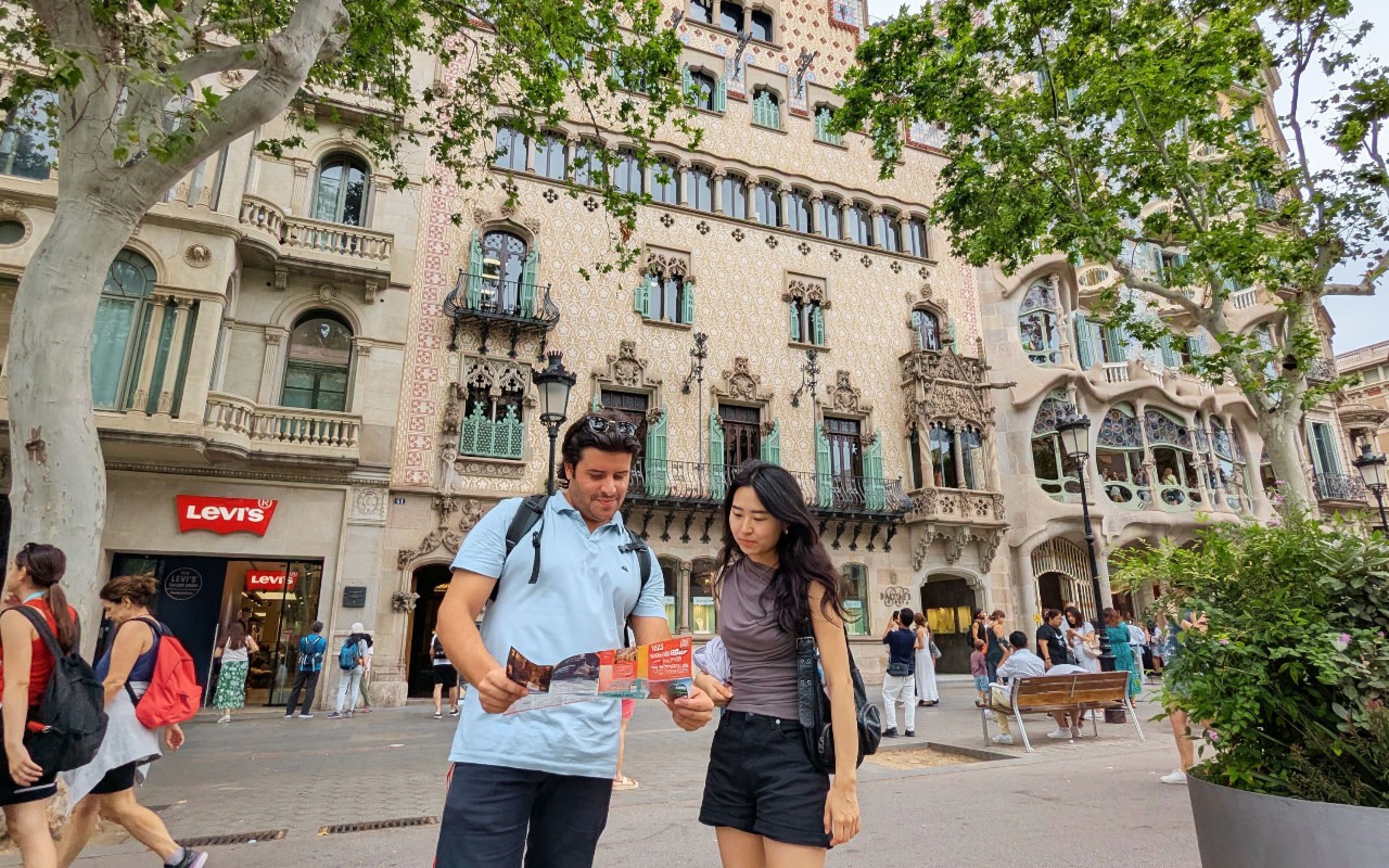 Passeig de Gracia and Casa Batllo Walking Tour in Barcelona