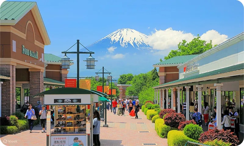 富士山賞花熱門打卡一日遊｜五合目&忍野八海&新倉山公園&日川時計店&河口湖大石公園&御殿場奧特萊斯（多線路可選）