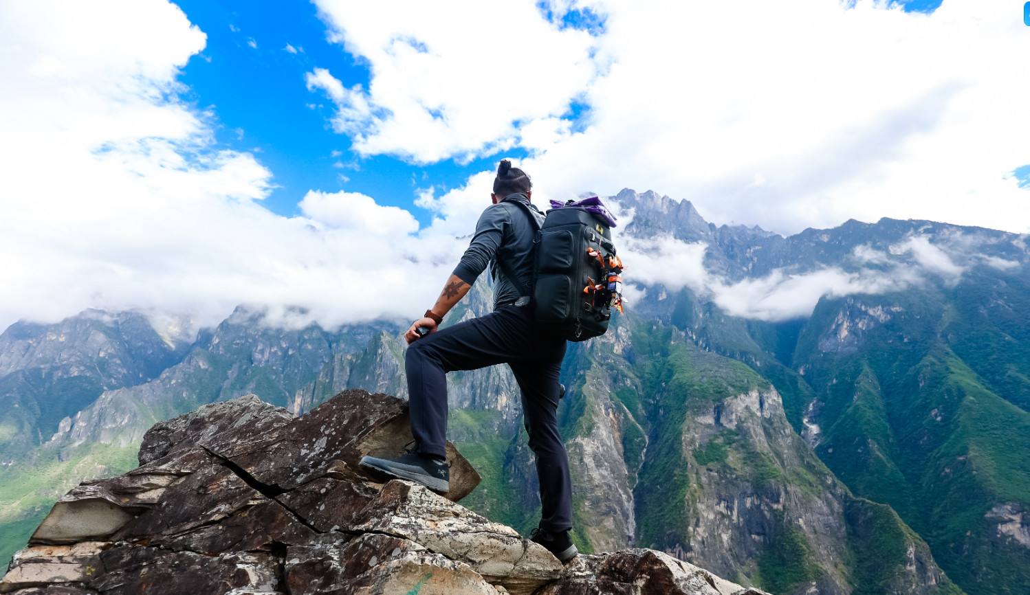 O‘rta Tiger Leaping Gorge + Laoya tog‘iga 2 kunlik piyoda sayohat